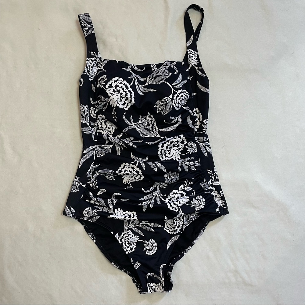 NWT New $122 Seekers Essentials Australia Floral One Piece Swimsuit Size 10